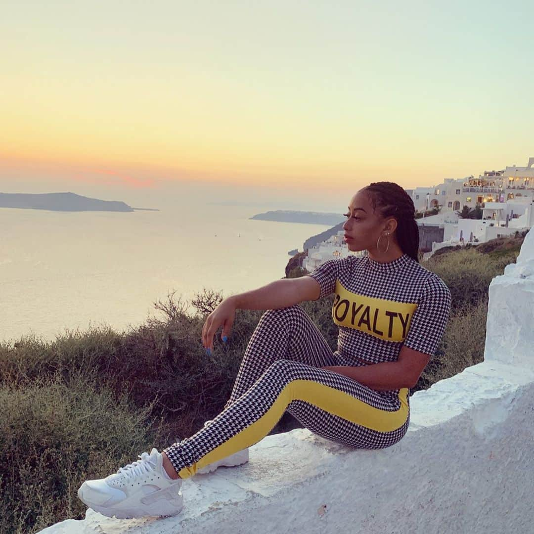 ソフィーナ・デジーサスさんのインスタグラム写真 - (ソフィーナ・デジーサスInstagram)「Views Views Views 🌅 #scenery #greece #reminiscing」7月26日 4時06分 - sophinathediva