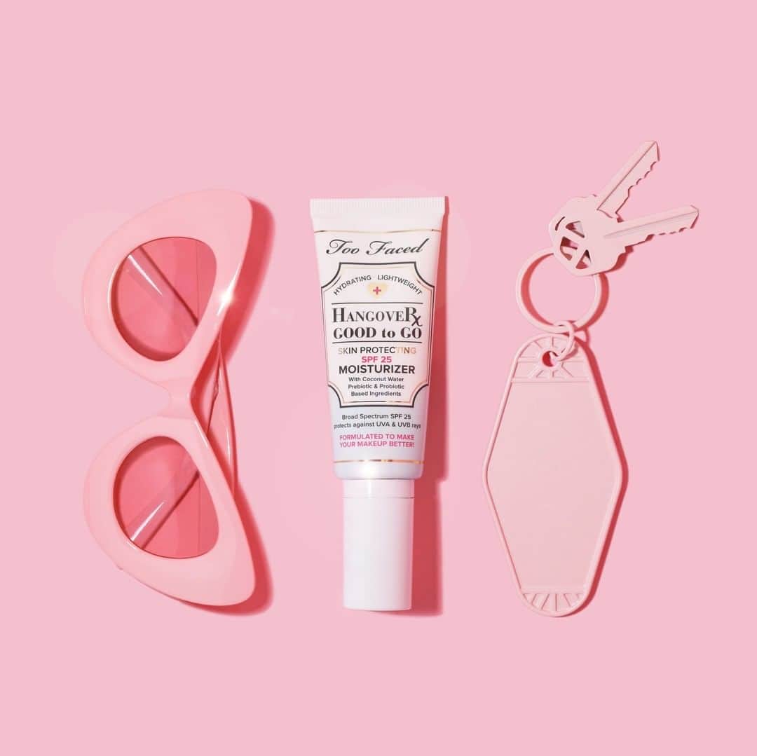 Too Facedさんのインスタグラム写真 - (Too FacedInstagram)「Good to go! ✔️ Daily sun protection is made easy with our Hangover Good To Go SPF 25 Moisturizer. ☀️ Available @macys. #tfhangover #toofaced」7月26日 4時08分 - toofaced