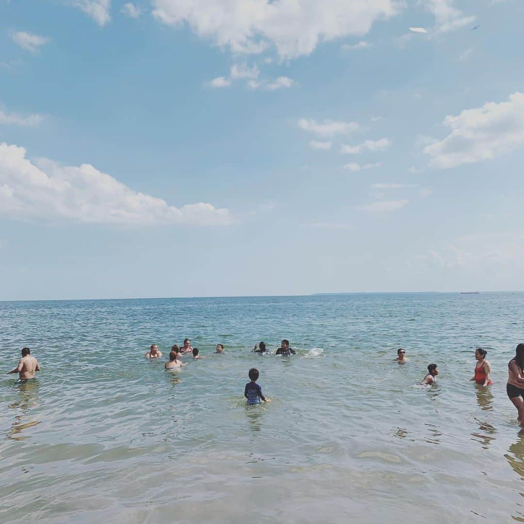 クリス智子さんのインスタグラム写真 - (クリス智子Instagram)「The Coney Island Beach.」7月26日 4時09分 - chris_tomoko