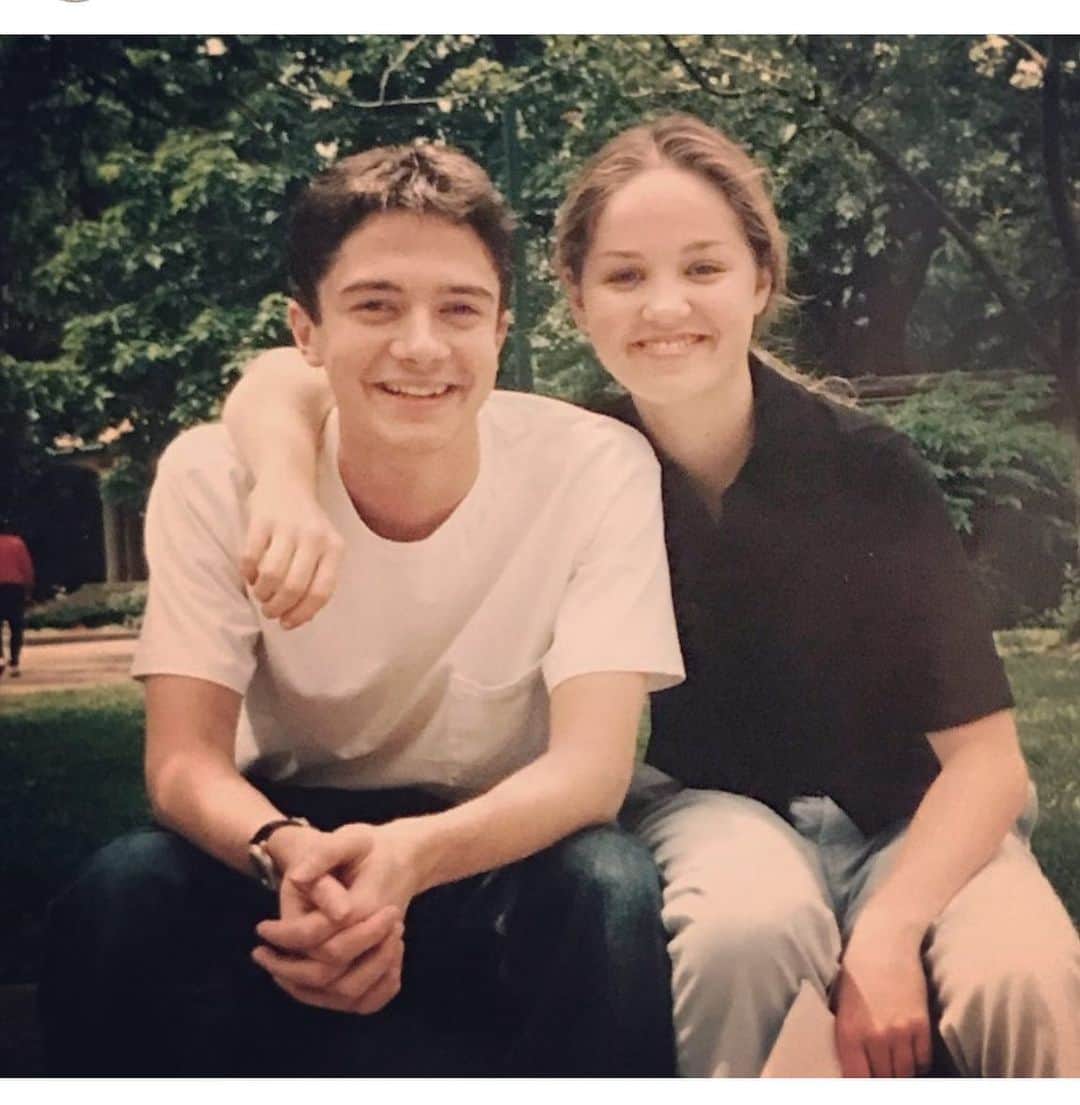 エリカ・クリステンセンのインスタグラム：「#tbt and #rp from @tophergrace, hanging out with this amazing, talented human on the set of Traffic.」