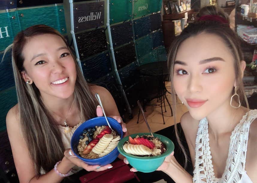 エイミー・コガさんのインスタグラム写真 - (エイミー・コガInstagram)「Parasailing and açai bowl adventures with none other than the great Madoka herself 🚤⛱👯‍♀️💕 #eimachaadventures #stillgoingstrong #hawaii #youcankindaseediamondhead」7月26日 4時36分 - eimango