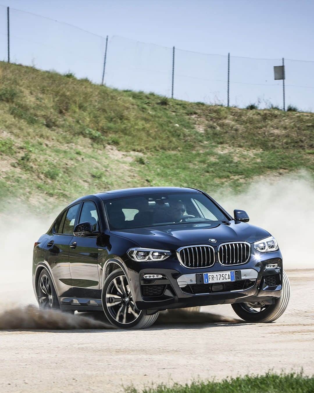 BMWのインスタグラム：「When you find the right terrain, never hesitate. The BMW X4. #TheX4 #BMW #X4」