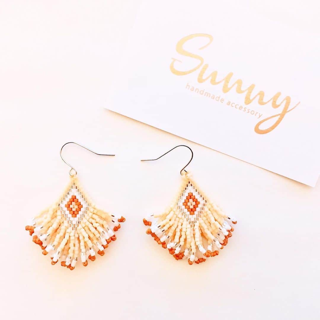 埼玉 戸田市 ハンドメイドアクセサリー ピアス販売 SUNNY?さんのインスタグラム写真 - (埼玉 戸田市 ハンドメイドアクセサリー ピアス販売 SUNNY?Instagram)「soldout﻿ ﻿ ﻿ ﻿ ﻿ ﻿ ﻿ ﻿ おはようございます☀︎﻿ ﻿ 本日flagsflag @flagsflag2018 ﻿﻿ の店番を9:30〜13:30まで﻿しています❁﻿﻿わらび機まつりへ向けて作品たくさん増やしました！ ぜひお気軽にご来店下さい♡﻿﻿ ﻿﻿ #ハンドメイド#ハンドメイドショップ#埼玉県#埼玉#蕨#戸田#川口#浦和 近く﻿﻿ #ハンドメイドピアス#ハンドメイドイヤリング#夏#アクセサリー#ビーズステッチイヤリング#ビーズステッチピアス#夏休み#ママ#おでかけ#ハンドメイドのある暮らし#ハンドメイド好きさんと繋がりたい﻿#丁寧な暮らし#手作り#花のある暮らし#こどものいる暮らし#スローライフ#ファッション#コーディネート#お洒落インテリア#商店街#お子様連れ大歓迎#ご来店お待ちしております」7月26日 5時46分 - sunny.handmade