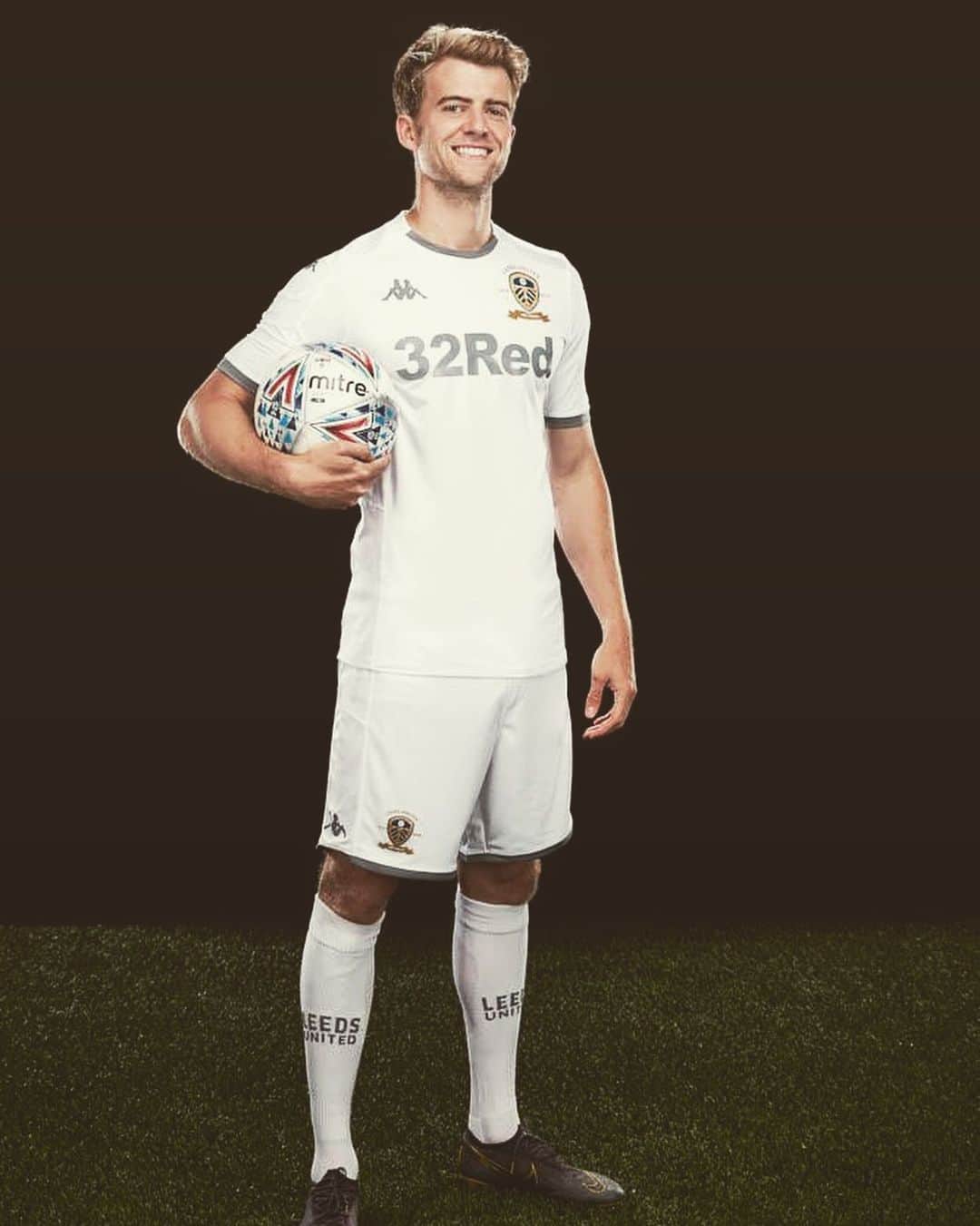 パトリック・バンフォードのインスタグラム：「19/20 it’s almost time 🤙🏼#mot」