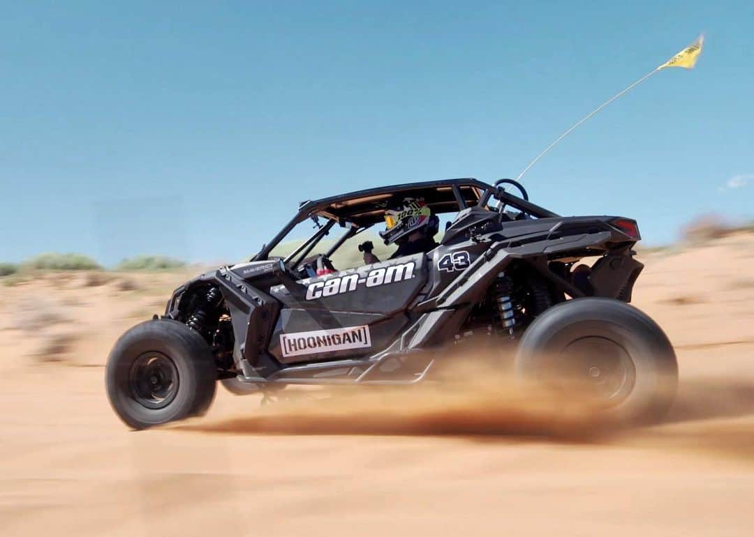 ケン・ブロックさんのインスタグラム写真 - (ケン・ブロックInstagram)「Things I really ❤️ doing: mobbing through the desert in my @CanAmOffRoad Maverick X3. Especially in an awesome place like Sand Hollow state park in southern Utah, as featured in this week’s YouTube episode as part of our #KenBlocksGuideToAwesomeCanAmRidingSpots series on my YouTube channel. Link in my bio for all the details! #duneslayer」7月26日 6時14分 - kblock43