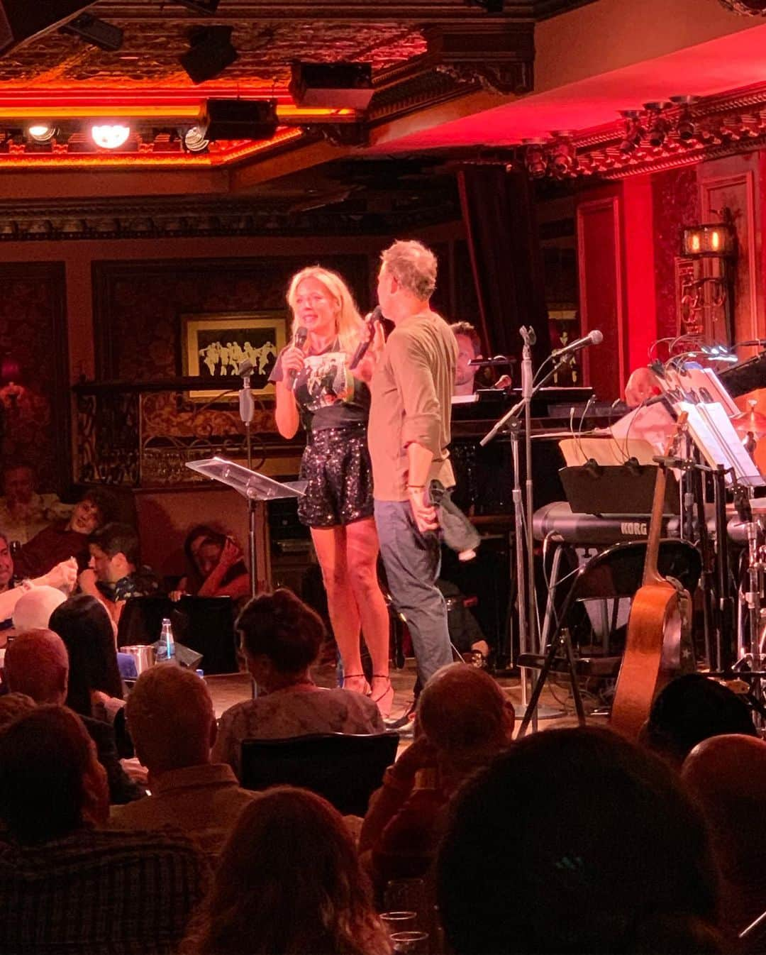 ベラミー・ヤングさんのインスタグラム写真 - (ベラミー・ヤングInstagram)「Last weekend to see my dear friend @officialsherierenescott shine her light in #TwoHander at @54below ! (Her partner in crime @norbert_leo_butz isn't too bad either- that kid's got a future 😉😁) If you're in #NYC or headed this way, get all the dish & all the musical glory with these 2 #Broadway legends! #NotAnAd #IJustLoveEm #54Below #LifeImitatesArtImitatesLife #IfYoureDoingItRight 😄🎭⭐️🥂🎶🔥❤️🎉」7月26日 6時12分 - bellamyyoung