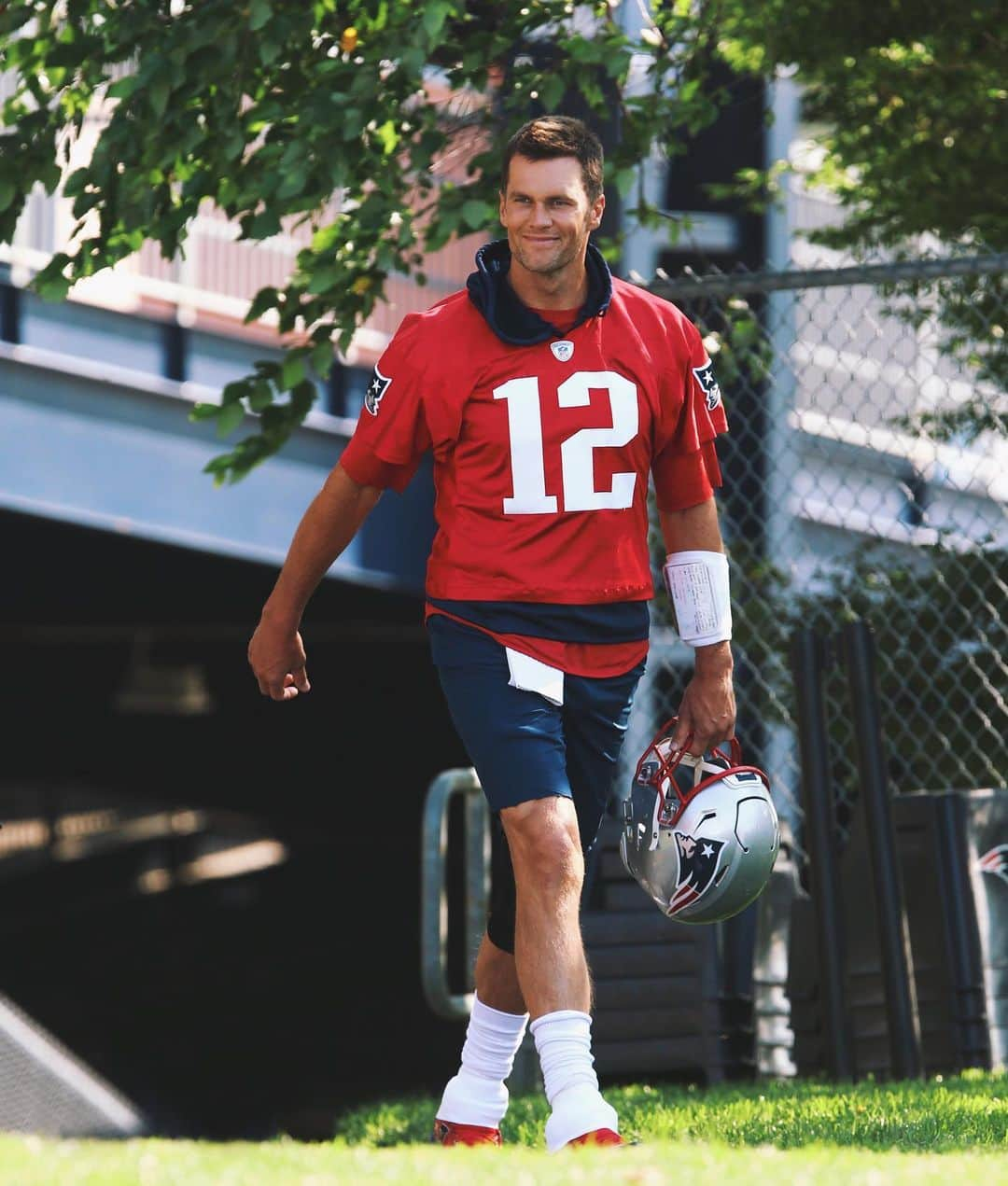 トム・ブレイディさんのインスタグラム写真 - (トム・ブレイディInstagram)「Football Camp 🏈 #whosahappycamper 😆」7月26日 6時13分 - tombrady