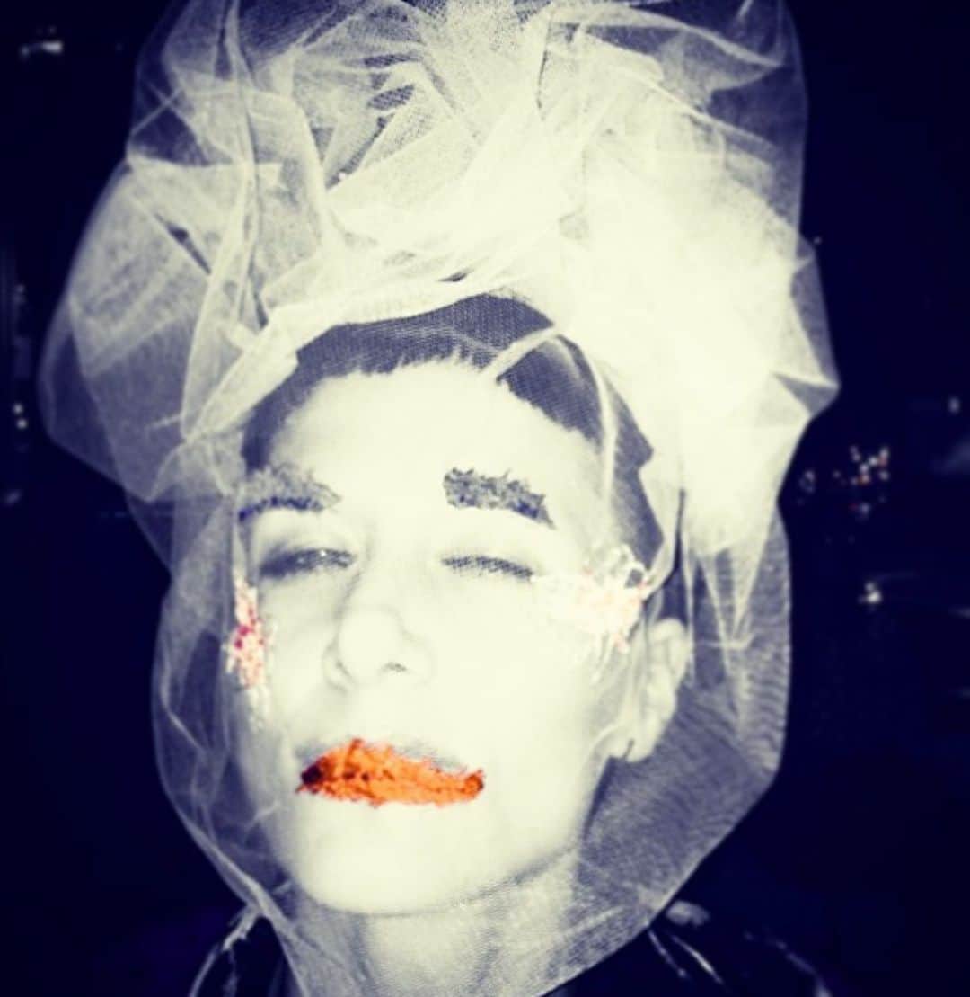 のインスタグラム：「The wonderful @xochiiic 👄 ・・・ @piersatkinson SS14 I Wanna Be A Grown Up! 💋💋💋💄💄💄💄💄💄💄💄💄」
