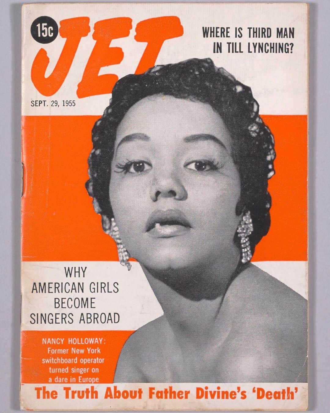 スミソニアン博物館さんのインスタグラム写真 - (スミソニアン博物館Instagram)「"Ebony and Jet magazine helped shape our nation’s history, allowing Americans—of all colors—to see the full panorama of the African American experience." — Lonnie G. Bunch III, Smithsonian Secretary and founding director of @nmaahc. Our @nmaahc will receive photos from the archive of Johnson Publishing Company, publisher of Ebony and Jet magazines. It's the most significant collection of photos cataloging African American life in the 20th century.  The archive offers insight into everyday African American life—when Ebony was founded in 1945 by John H. Johnson, it provided views of Black America never seen before in popular media. The historic images in the archive capture moments of celebration and success, but also grief and horror. These editions of Jet and Ebony (from 1955, 1973 and 1968) are currently in the collection of our @nmaahc. #APeoplesJourney © Johnson Publishing Company © Ebony」7月26日 6時19分 - smithsonian