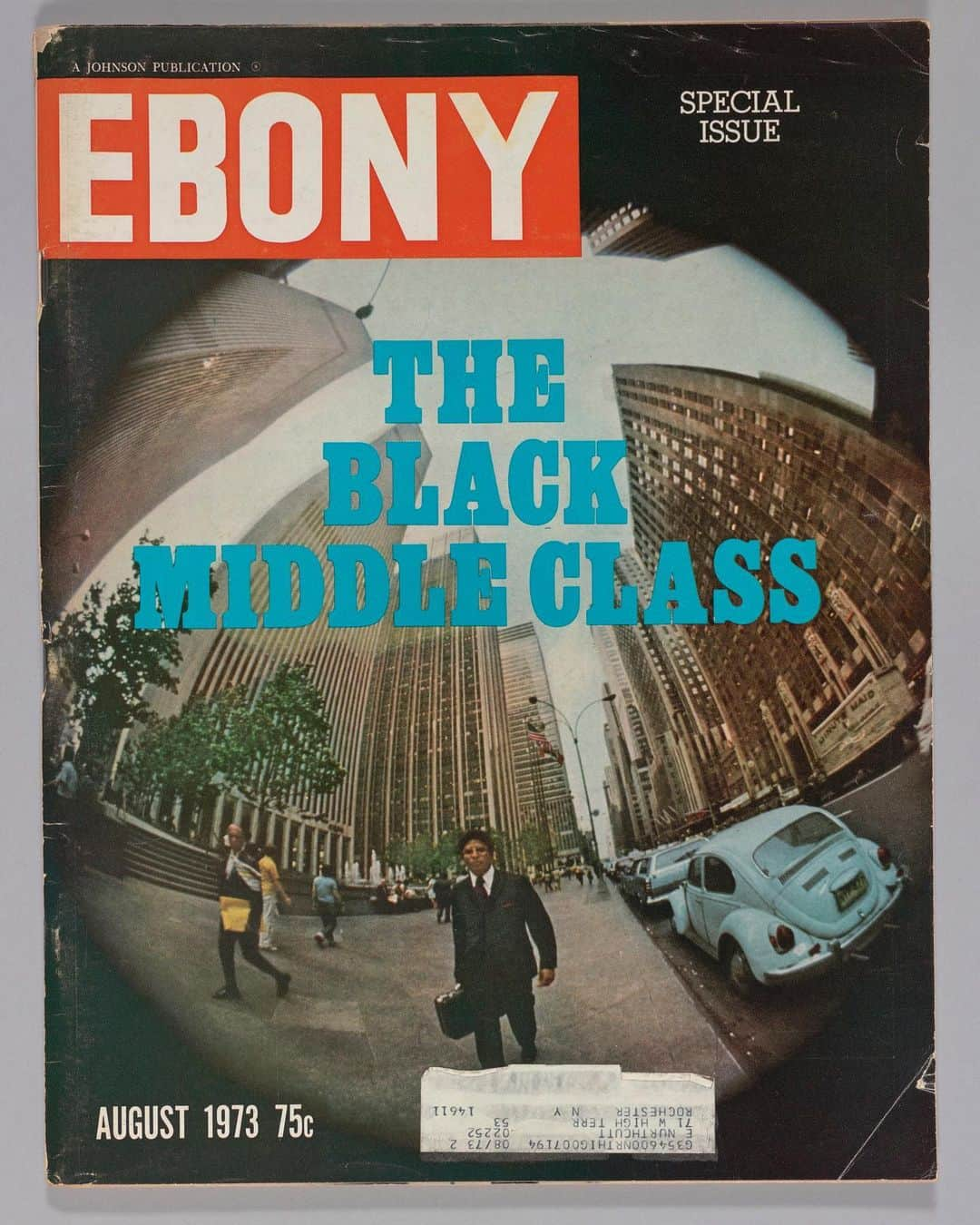 スミソニアン博物館さんのインスタグラム写真 - (スミソニアン博物館Instagram)「"Ebony and Jet magazine helped shape our nation’s history, allowing Americans—of all colors—to see the full panorama of the African American experience." — Lonnie G. Bunch III, Smithsonian Secretary and founding director of @nmaahc. Our @nmaahc will receive photos from the archive of Johnson Publishing Company, publisher of Ebony and Jet magazines. It's the most significant collection of photos cataloging African American life in the 20th century.  The archive offers insight into everyday African American life—when Ebony was founded in 1945 by John H. Johnson, it provided views of Black America never seen before in popular media. The historic images in the archive capture moments of celebration and success, but also grief and horror. These editions of Jet and Ebony (from 1955, 1973 and 1968) are currently in the collection of our @nmaahc. #APeoplesJourney © Johnson Publishing Company © Ebony」7月26日 6時19分 - smithsonian