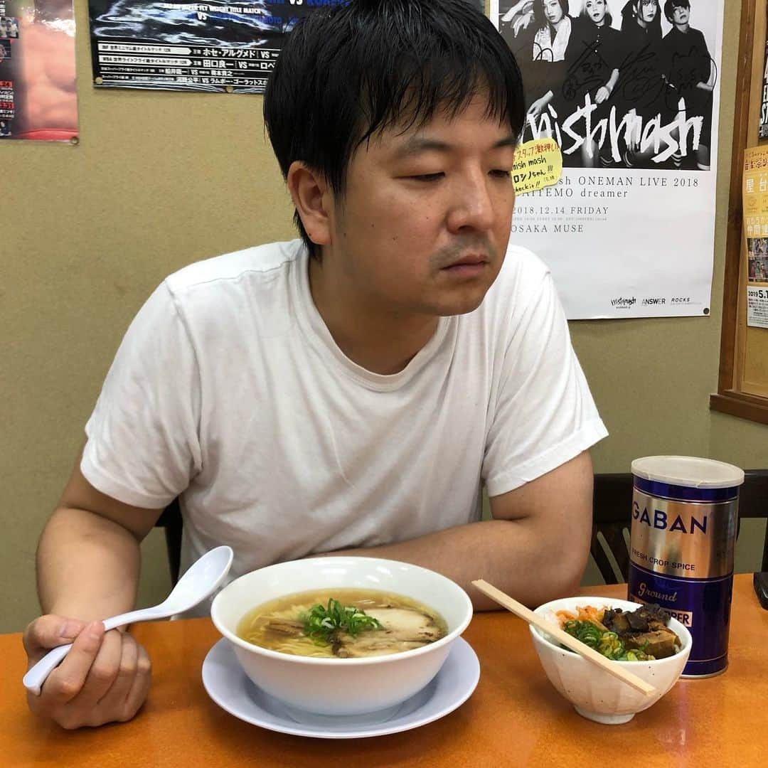 カバさんのインスタグラム写真 - (カバInstagram)「本日のでぶ活。 おはようございます！！ 良き朝！今日もNGK出番、酒井藍座長新喜劇に出演させて頂きます！宜しくお願い致します！ あぁ、痩せたい！ . . #本日のでぶ活 #でぶ活 #グルメ#グルメ好きな人と繋がりたい #ラーメン #友愛亭 #奥重敦史 #あぁ、痩せたい」7月26日 6時22分 - kabaking0129