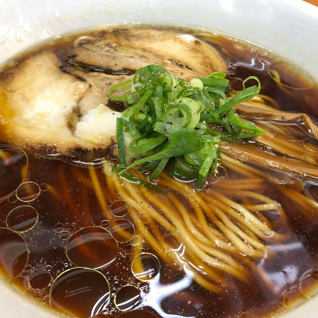 カバのインスタグラム：「本日のでぶ活。 おはようございます！！ 良き朝！今日もNGK出番、酒井藍座長新喜劇に出演させて頂きます！宜しくお願い致します！ あぁ、痩せたい！ . . #本日のでぶ活 #でぶ活 #グルメ#グルメ好きな人と繋がりたい #ラーメン #友愛亭 #奥重敦史 #あぁ、痩せたい」