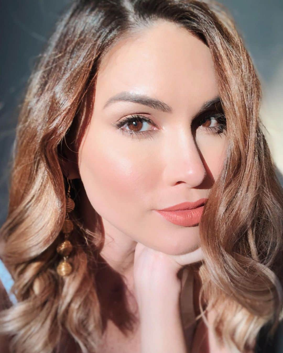 María Gabriela Isler Moralesさんのインスタグラム写真 - (María Gabriela Isler MoralesInstagram)「La belleza no tiene que ver con el color de la piel, con nuestro peso o estatura, ni con los rasgos físicos 🙌🏻. La belleza va más allá del escaparate externo que mostramos al mundo. Para mí es el conjunto de nuestras características: nuestros talentos, habilidades, la sonrisa, nuestra mirada, la forma de expresar nuestras emociones, como comunicamos eso que forma parte de nuestra identidad 🔎, lo que nos hace seres únicos e irrepetibles 🌟. ¤ Quiero que hoy identifiques📝 que te hace distinto, que te hace único, aquello que a pesar del pasar del tiempo siempre perdurará en ti💞. . . #ChooseYou #ElígeteATi」7月26日 6時22分 - gabrielaisler