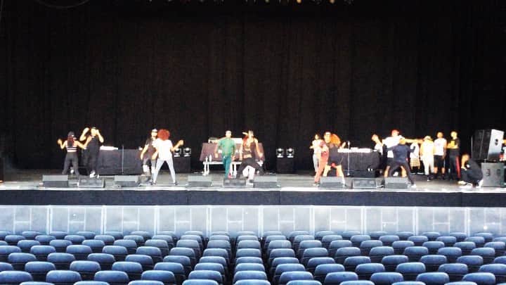 MCハマーのインスタグラム：「#Chicago Sound Check」