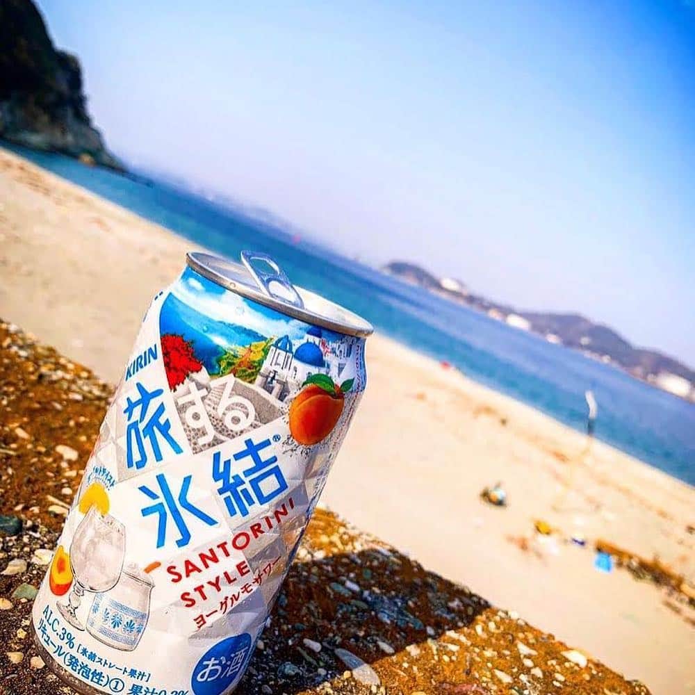 キリンビールさんのインスタグラム写真 - (キリンビールInstagram)「【 #旅する氷結 と一緒に #夏旅 しませんか？】今回は旅する氷結と一緒に旅を楽しんでいる写真をいただいたので、ご紹介させていただきます😊﻿ ﻿ ﻿ １枚目﻿ 📷:@kento_photo15 さん﻿ 🍺:心に残る景色🌞沖縄の海🏖️﻿ ﻿ 2枚目﻿ 📷:@akiyo96 さん﻿ 🍺:旅する氷結と旅支度👜✈﻿ ﻿ 3枚目﻿ 📷:@kakao_tee さん﻿ 🍺:無人島の旅を満喫🏝️✨﻿ ﻿ 4枚目﻿ 📷:@rina.3r さん﻿ 🍺:日本にいながらハワイ気分✈🌴😎﻿ ﻿ ５枚目﻿ 📷:@ryosuke_imamura さん﻿ 🍺:大阪旅行でも😆✈ #気分は海外﻿ ﻿ ６枚目﻿ 📷:@51cchan さん﻿ 🍺:ただいま😊家でゆっくりいただきます🏠﻿ ﻿ ﻿ 旅する氷結で夏の旅行がもっと楽しくなるかも・・・😍💕﻿ みなさんのキリンビールと旅のお写真も #きょうのキリン でお待ちしております😘﻿ ﻿ ステキな写真をありがとうございました👏﻿ ﻿ ﻿ #お酒好きと繋がりたい #旅行好きな人と繋がりたい #氷結 #旅 #旅行 #国内旅行 #海外旅行 #旅する氷結カリビアンモヒート #旅する氷結アップルオレンジサングリア #旅する氷結ハオチーライチ #旅する氷結ロコロコパイン #旅する氷結チェリーパイナッポー #旅する氷結レモンコーラアミーゴ #旅する氷結マンマレモンチーノ #旅する氷結ヨーグルモサワー #旅する氷結シリーズ #✈ #イン酒タグラム #チューハイ好き #チューハイ #缶チューハイ #キリン #キリンビール #kirinbeer」7月26日 18時15分 - kirin_brewery