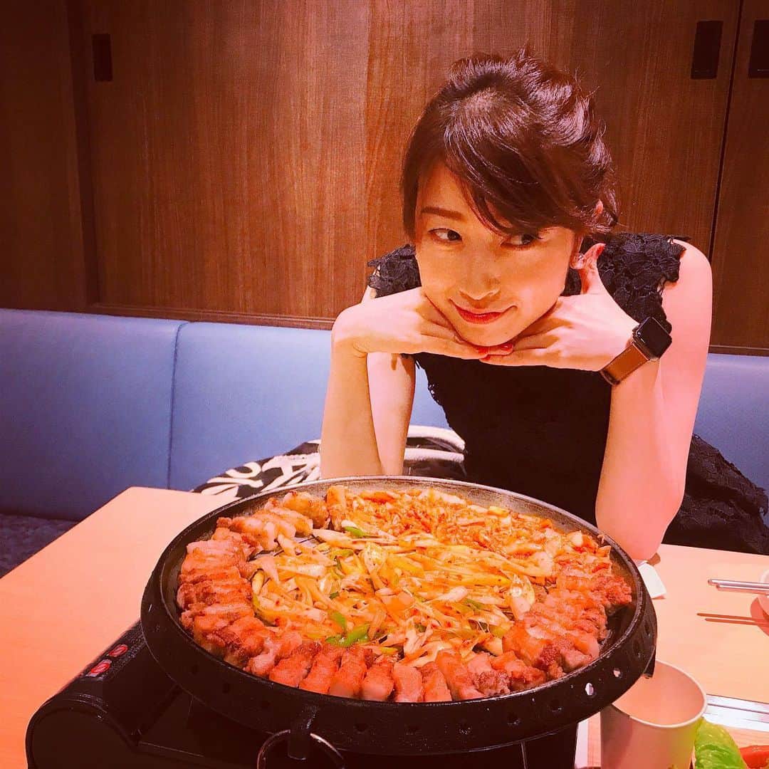 のインスタグラム：「暑さふっとばせー🐷☀️ サムギョプサル食べたすぎて🇰🇷 幸せ😍  #韓国料理 #サムギョプサル」