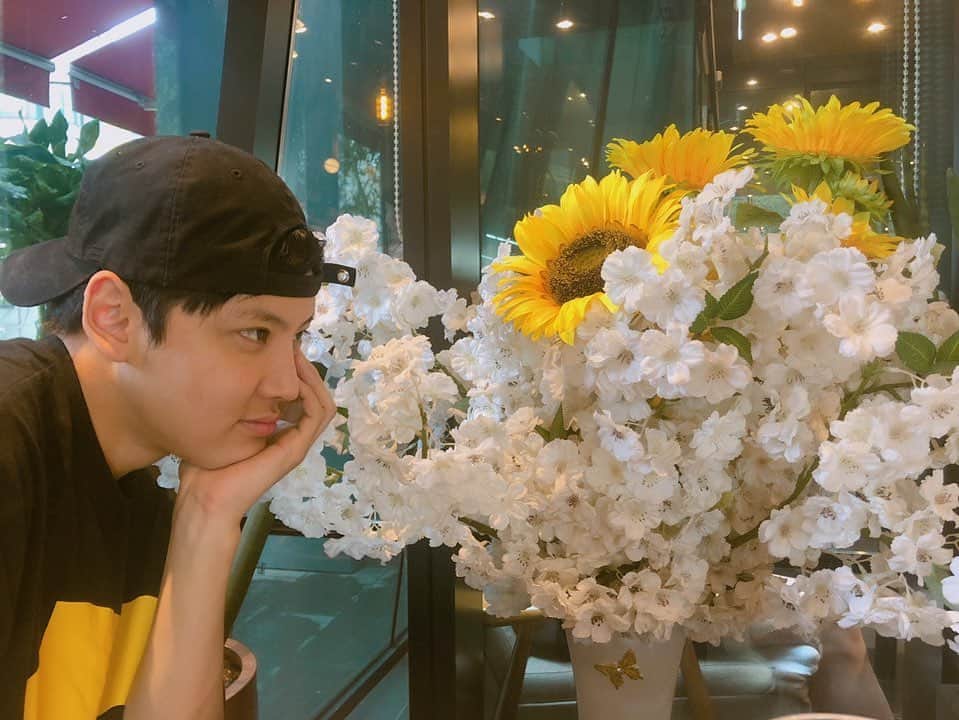 のインスタグラム：「😀」