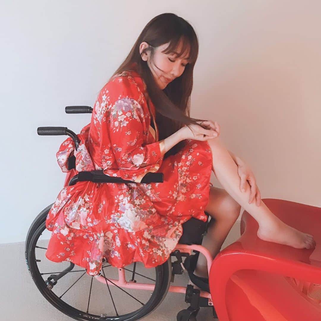 麻生真里さんのインスタグラム写真 - (麻生真里Instagram)「暑いですね😓これからもっと暑くなると思いますが、熱中症にはくれぐれも気をつけてください🥺 #portrait #portraitmood #portrait_star #portraits_ig #portrait_shots #japaneasedress #wheelchairgirl #portrait_universe #disabledfashion #wheelchairgirl  #wheelchairbarbie #best_photogram #wheelchairlife #ポートレートモデル #カメラマンさん募集 #モデル #バリナビ #作品撮りモデル #麻生真里 #写真が好きな人と繋がりたい #写真撮ってる人と繋がりたい #車椅子女子 #車椅子 #車椅子モデル #車椅子タレント #被写体 #ポートレートモデル  #フリーモデル #ポートレート #カメラマンさんと繋がりたい」7月26日 16時59分 - mariaso_official