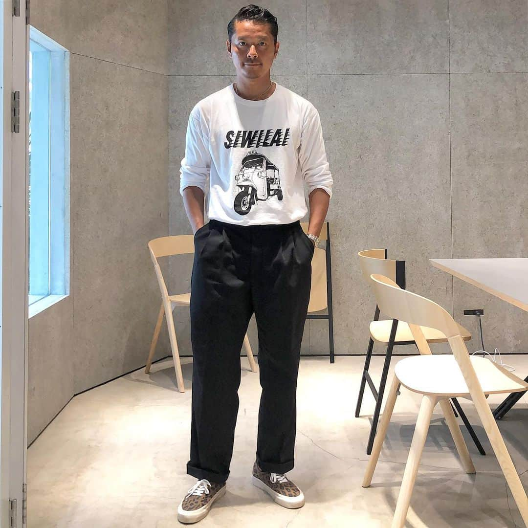 高田朋佳さんのインスタグラム写真 - (高田朋佳Instagram)「“I came back to Tokyo, and casual style today...” ———————————————————————— #fashion #mensfashion #menswear #mnswr #mensstreetstyle #streetstyle #streetfashion #menwithstyle #menwithclass #menwithstreetstyle  #classicstyle #mensclothing #vintage #vintagefashion #vintagestyle #newclassic  #modernclassic」7月26日 17時07分 - tomoyoshi_takada