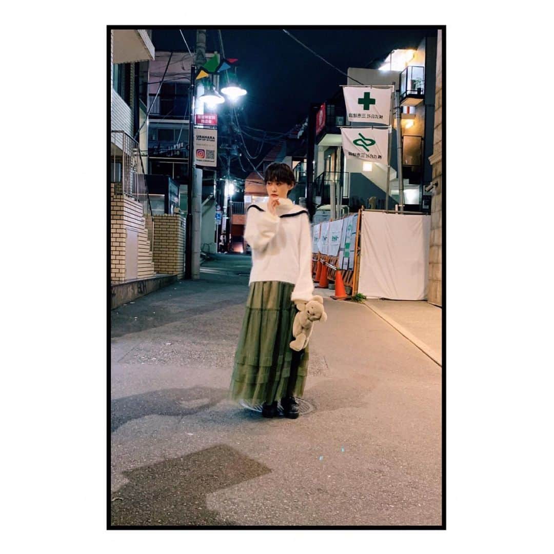 のインスタグラム：「@i_am_takahashi と撮影♡ 娘も初めて撮影に同行しました🧒🏻 「あいちゃん、がんばってー！」と愛ちゃんが撮影しているのを応援していました😂✨ #高橋愛 #candystripper」