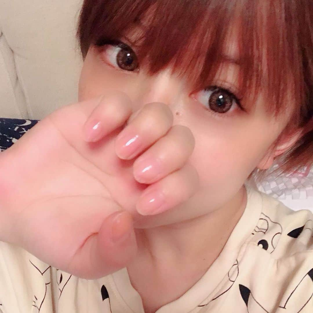 矢口真里さんのインスタグラム写真 - (矢口真里Instagram)「@nailsalon.kurni.ebisu さんでネイルオフしました😊自爪さんお久しぶりー😁✨ ・ 爪が弱いので今は軽くトップコート塗ってます😊」7月26日 17時23分 - mariyaguchi_official