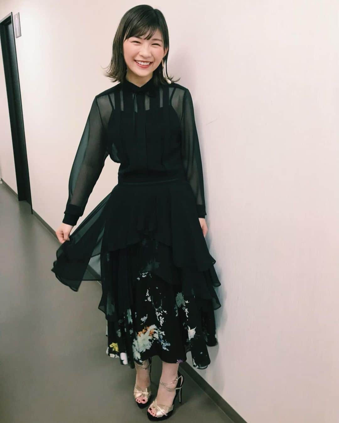 伊藤沙莉さんのインスタグラム写真 - (伊藤沙莉Instagram)「連投すみません！！ 先日の「全裸監督」での 舞台挨拶衣装紹介💁🏻‍♀️ ドレス @koikeofficial イヤリング @rumche_official  かっこよくきれいきれいに していただきました☺️❤️」7月26日 17時37分 - itosairi