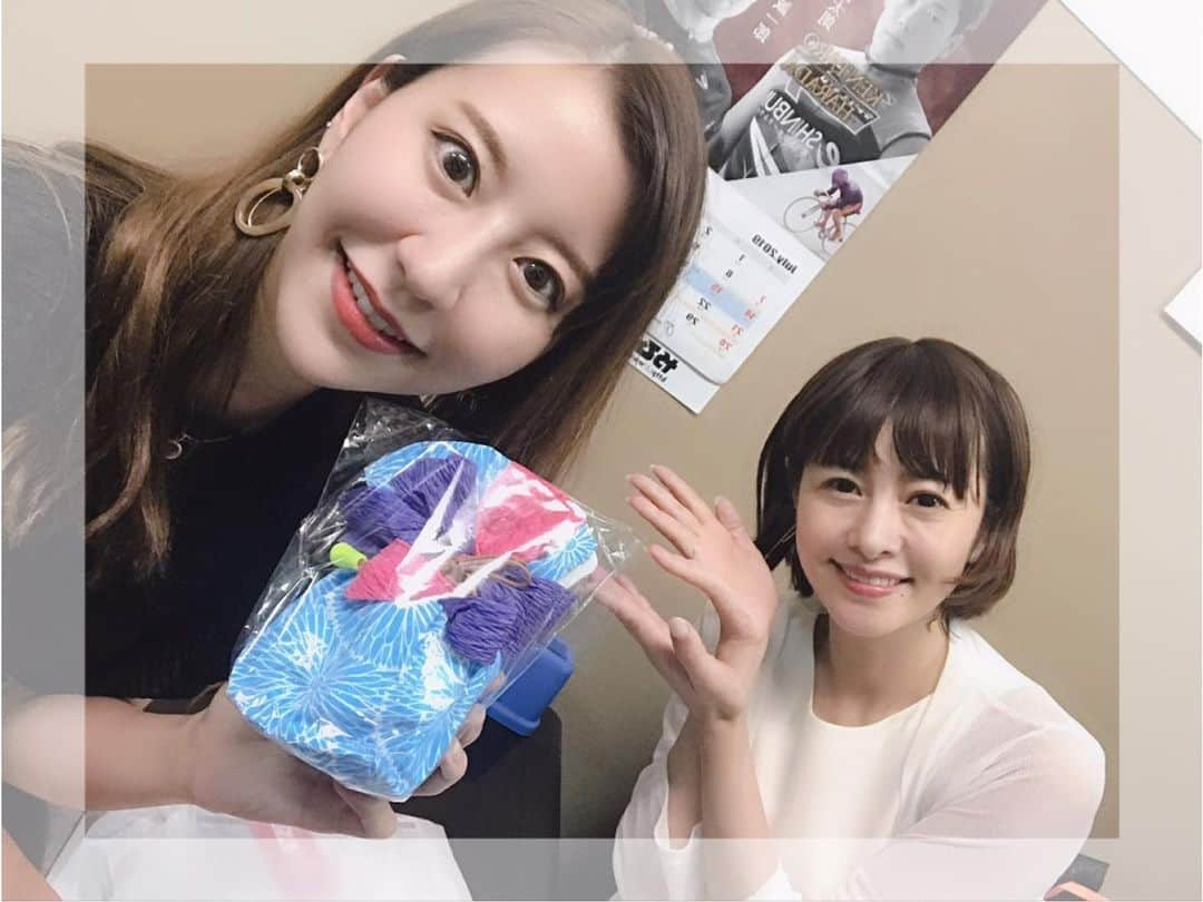 矢野冬子さんのインスタグラム写真 - (矢野冬子Instagram)「2日目終了！！ ゲストのさとう珠緒さんが お菓子の差し入れを下さいました😭💖 2日間お疲れ様でした(*´-`)💖 中野浩一さんと後閑信一さんとさとう珠緒さんに囲まれてすごく豪華な配信でした！！！！！！ 2日目は負けを取り返すことができず😭！ まだ折り返し！ 明日から頑張ります(*´-`)！！ 台風が心配ですが、 どうにか2日間持ちますように… 、 勝つぞー！！！！！ #本気の競輪TV #中野浩一 #後閑信一 #さとう珠緒 #ふるさとカップ #弥彦競輪 #姫ラジ #楽天 #Rakuten #kdreams #krin #冬眠zzz #snow #sleep #スニーカー #172 #zest #zestgirls #ゼストガールズ #zzz #model #ヨガ #ヨギーニ #yoga #yogini #ryt200」7月26日 17時31分 - toookogram