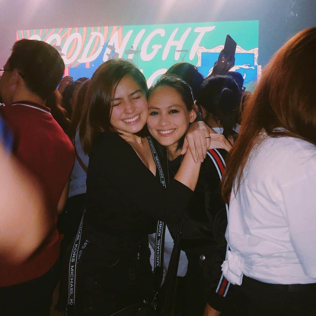 Alexa Ilacadさんのインスタグラム写真 - (Alexa IlacadInstagram)「"you are my favorite everything" been telling you that since 2015. shut up, I love you. you're my best friend @thisislany ☪️💕🖤 #malibunightsmnl #lanyatmoaarena #day2 #pinkskies #concertbuddy #everythingbuddy #7242019 #lanyliveinmanila」7月26日 17時32分 - alexailacad