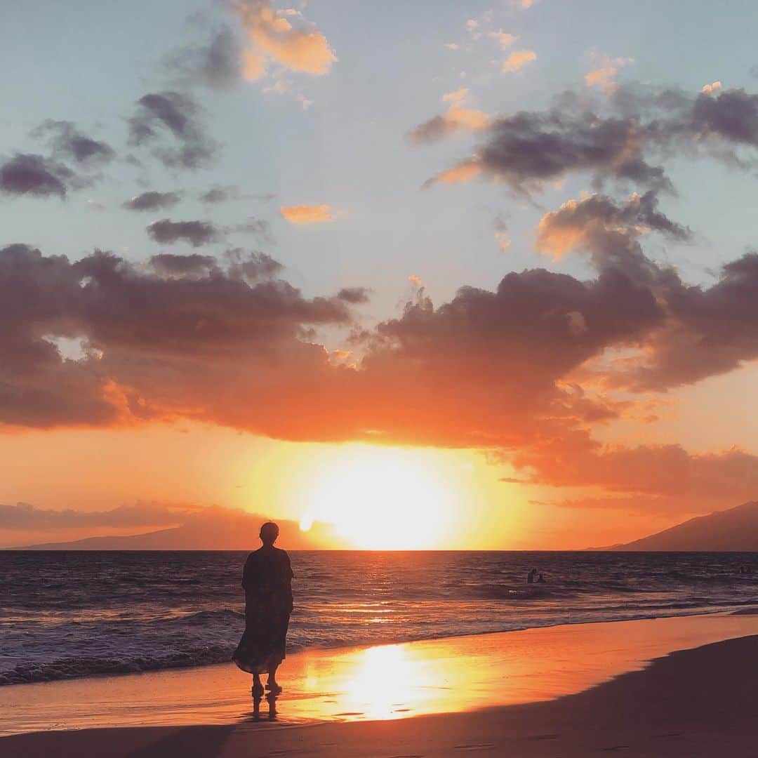 田中律子さんのインスタグラム写真 - (田中律子Instagram)「マウイ島初日の夕陽🌞 無事にマウイ島まで来れました、明日からのワクワクする毎日が楽しみ🌴🏄‍♀️ 地球🌏にありがとう❤️ #beachlife  #mylife  #maui  #hawaii  #sunset  #ありがとう」7月26日 17時56分 - ri2kotanaka