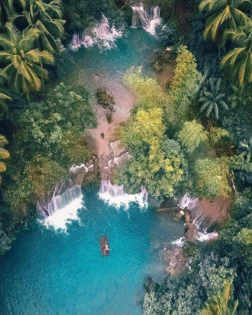 Discover Earthさんのインスタグラム写真 - (Discover EarthInstagram)「Mystic Island Magic in the Philippines 🇵🇭 Dubbed as the Mystic Island, Siquijor is known for black magic but whether you believe in magic or not, one thing that cannot be denied is its pure and untainted beauty. — 📍#DiscoverPhilippines — 📸 Caption & photo by @ninjarod」7月26日 18時01分 - discoverearth