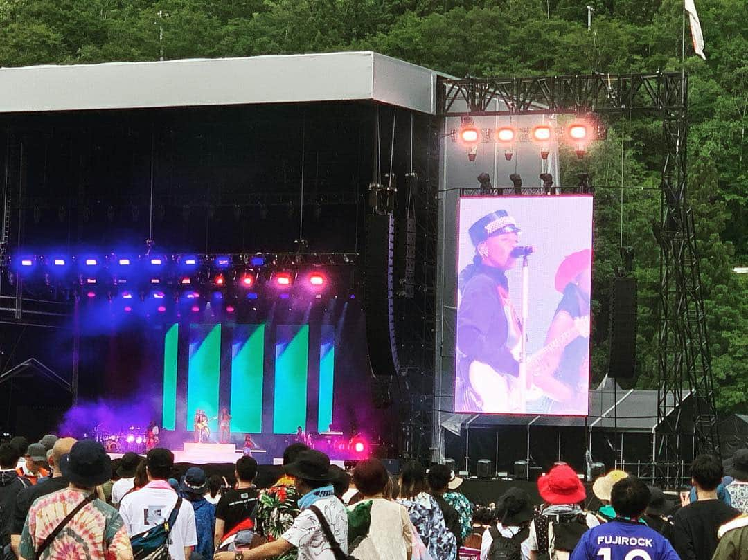 飯田カヅキさんのインスタグラム写真 - (飯田カヅキInstagram)「JANELLE MONÁEを。酒飲んで心地良く観れた。  #janellemonae #ジャネールモネイ #fujirock #フジロック #フジロック2019 #greenstage #fujirockfestival #fujirockfestival2019 #frf2019」7月26日 18時05分 - kazukiiida_strange