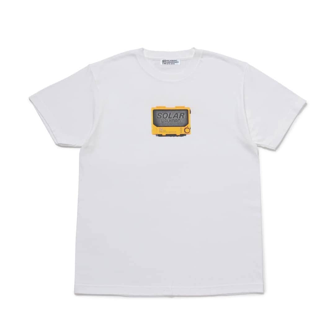 のインスタグラム：「「ウォークマン40周年記念オリジナルTシャツ」の7種類目を7/27（土）から販売いたします（数量限定）。⁠ 「THE CONVENI（GINZA SONY PARK）」を運営する株式会社ジュンとのコラボレーションアイテムです。⁠ ⁠ ■#009 WALKMAN IN THE PARK/ ウォークマン40周年記念オリジナルTシャツ⁠ M・L・XL： 各5,940円（税込）⁠ 販売場所： PARK B1（地下1階）⁠ 営業時間： 10:00-20:00　⁠ 全ラインナップはGinza Sony Park公式Webサイトをご覧ください。⁠ ⁠ ＊オリジナルTシャツのご購入はお一人様2枚までです。⁠ ＊営業時間前にはお並びいただけませんのでご了承ください。⁠ ＊決済方法はクレジットカードか電子マネーのみです。⁠ ＊返品交換はお受けできませんのでご了承ください。⁠ ＊数量限定のため、なくなり次第販売終了となります。⁠ ⁠ ウォークマンが音楽とともに常に寄り添い歩んできた"人"にフォーカスした40周年記念プログラム『#009 WALKMAN IN THE PARK』との連動企画。⁠ ⁠ #ginzasonypark #walkmanpark #音楽 #music #ginza #銀座 #銀座ソニーパーク #ウォークマン #walkman #Tシャツ」