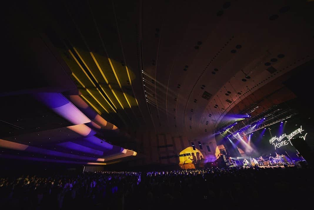 後藤正文さんのインスタグラム写真 - (後藤正文Instagram)「Tour2019 HOME TOWN in YOKOHAMA. Day2  #asiankungfugeneration  #yokohama  Photo by @tetsuyayamakawa  ツアー終了。でも、フジロックが実質的なツアーファイナル、みたいな気持ちもある。 参加してくれた人、参加できなかった人、どちらもありがとう！ またどこかで。」7月26日 9時12分 - gotch_akg