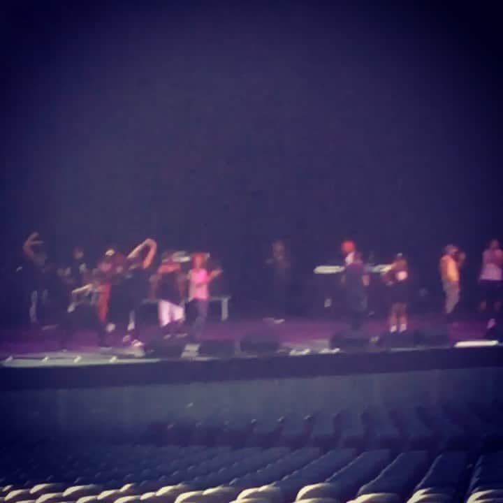 MCハマーのインスタグラム：「#Chicago Sound Check With @PleasureEllis 🔥🔥🔥 #TheHammerChannel」