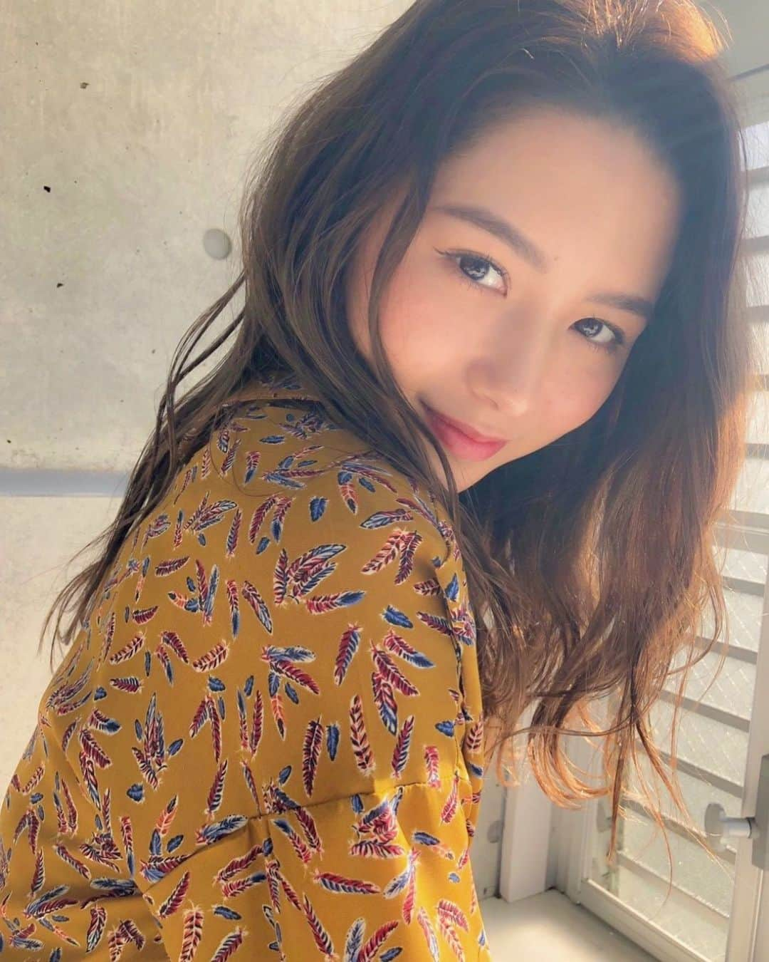 ヴァッツ美良さんのインスタグラム写真 - (ヴァッツ美良Instagram)「髪切ると伸ばしたくなるし 伸ばすと髪切りたくなる🙄 * * #サロモ#ロングヘア」7月26日 9時32分 - miravats_06