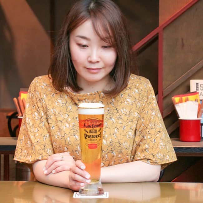 【ビール女子 -Beergirl.net-】さんのインスタグラム写真 - (【ビール女子 -Beergirl.net-】Instagram)「🍺皆さんは「ケルシュ」というビールのスタイルをご存知ですか？﻿ ﻿ 👉「ケルシュ」は、エールビールならではの華やかな香りと爽やかな口当たりが楽しめる、夏におすすめのビアスタイルです。﻿ ﻿ 👉今回は、ドイツでうまれたケルシュの特性をイラストで分かりやすく解説します！﻿ ﻿ 👉さらに記事後半では、おいしいケルシュ・スタイルの樽生を期間限定で提供している「シュマッツ」についてご紹介。ケルシュの魅力を知ることで、あなたのビールの世界がもっと広がるはず。﻿ ﻿ 👉さらに詳しくはビール女子サイトの記事よりどうぞ。 @beergirl_net﻿ ﻿ ﻿ #シュマッツ #ビール女子 #ビール女子会 #ドイツビール #クラフトビール #ケルシュ #pr」7月26日 9時59分 - beergirl_net