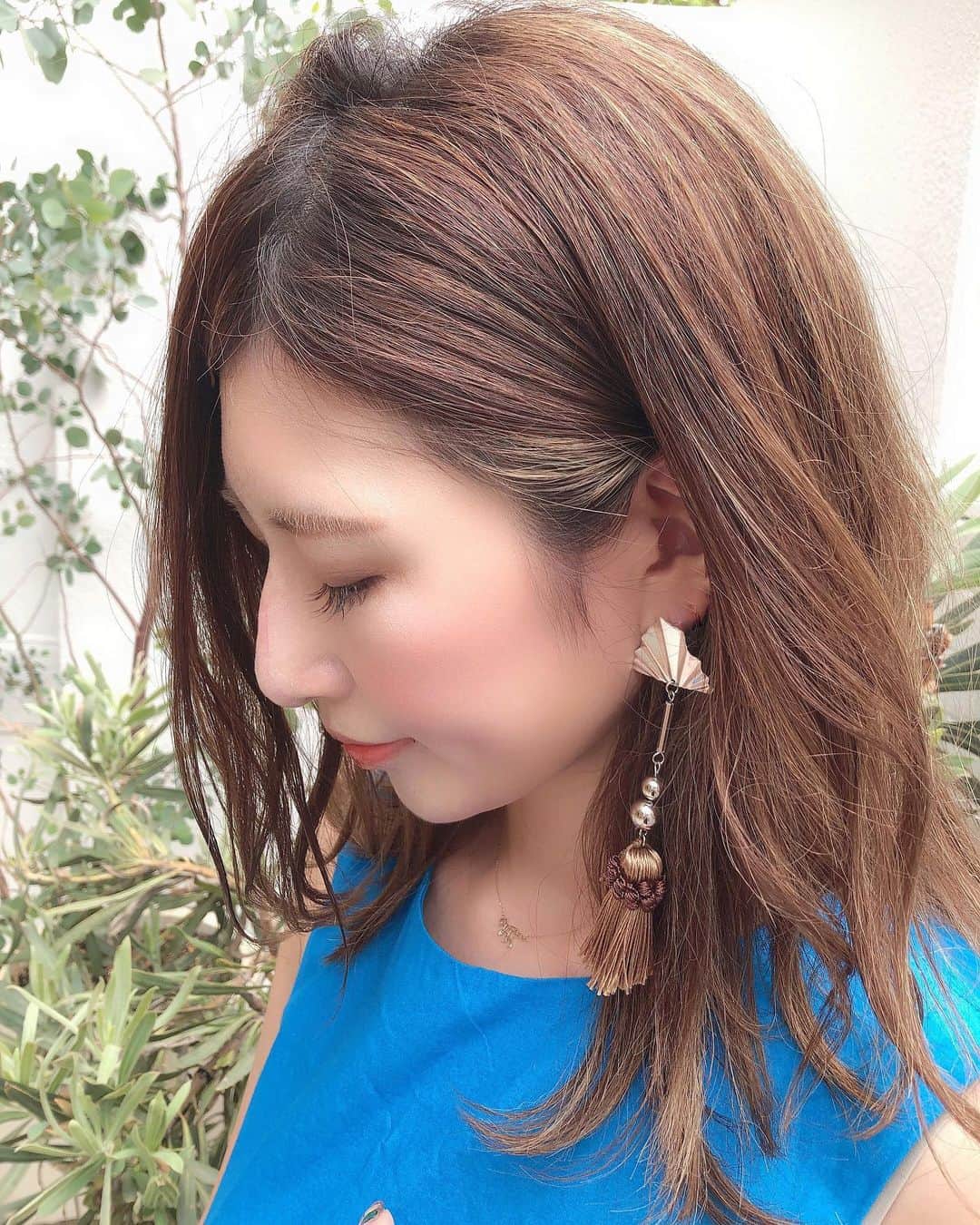 のインスタグラム：「@paulownia.k のピアス可愛すぎる🖤 お気に入りのタッセルはWEB販売開始してるよー✨ ・ チェックしてね😊 ・ ・ #アクセサリー#夏アクセ#大人カジュアル #大人コーデ #シルバーアクセサリー # #accesary#大人カジュアルコーデ#シンプルコーデ#夏コーデ#夏アクセサリー #ハンドメイドアクセサリー #ピアス#イヤリング#ベージュカラー #ママコーデ#30代コーデ#きれいめコーデ #きれいめファッション」