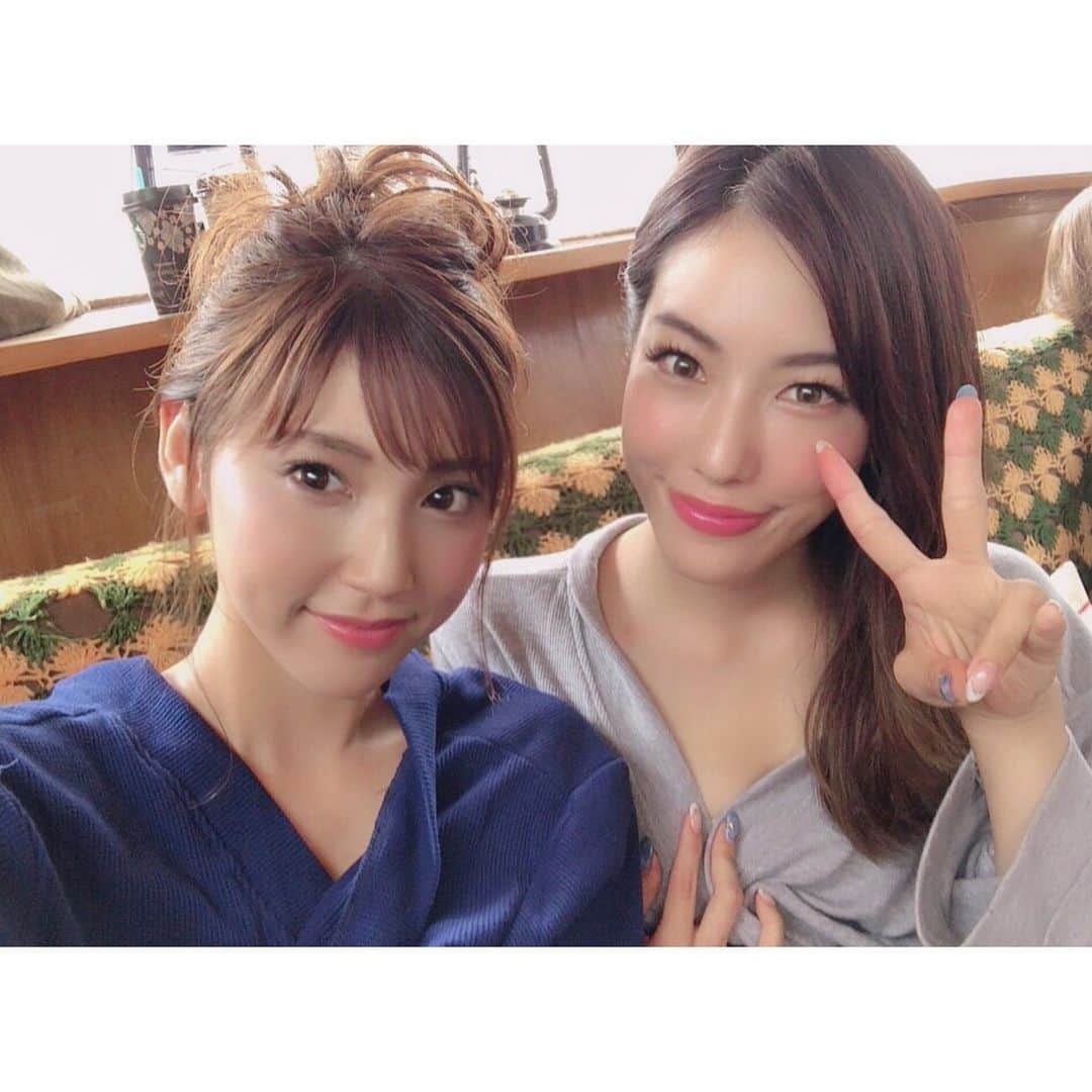 森脇亜紗紀さんのインスタグラム写真 - (森脇亜紗紀Instagram)「❤️🖤 おはようございます❤︎ ・ 改めて、絶賛発売中の 集英社【 週刊ヤングジャンプ 】 ワイスピガールで巻末グラビアに 掲載していただきました！！📚❤️ 皆さんもうゲットしてくれたかな〜？ 初のヤングジャンプさんで、 なんと豪華に５Ｐも載ってます😍🙏🏻 ワイスピらしいロケーションや とってもかっこいい衣装にも ぜひ注目してくれたら嬉しいです👙❤︎ ・ ・ 『ワイルドスピードSUPER COMBO』も、 いよいよ、来週8月2日公開✨ 公開前にワイスピガールが 沢山掲載されているヤンジャンを見て さらに映画を楽しみにしてもらえたら 嬉しいです〜😊💕 皆さん絶対ゲットしてくださいね☺️☝︎ ・ そして、今週末に名古屋で 開催される【 CBCラジオ夏祭り 】に ワイスピブースの出展が決定し、 私も7/27・28の2日間出演します！💕 お時間ある方はぜひお越しくださいね❤︎ 詳細やスケジュールが出たら またお知らせします❤︎ #ワイルドスピード#ワイスピ #ワイスピガール#ヤンジャン #集英社#週刊ヤングジャンプ #CBCラジオ夏祭り#名古屋」7月26日 10時07分 - asaki516