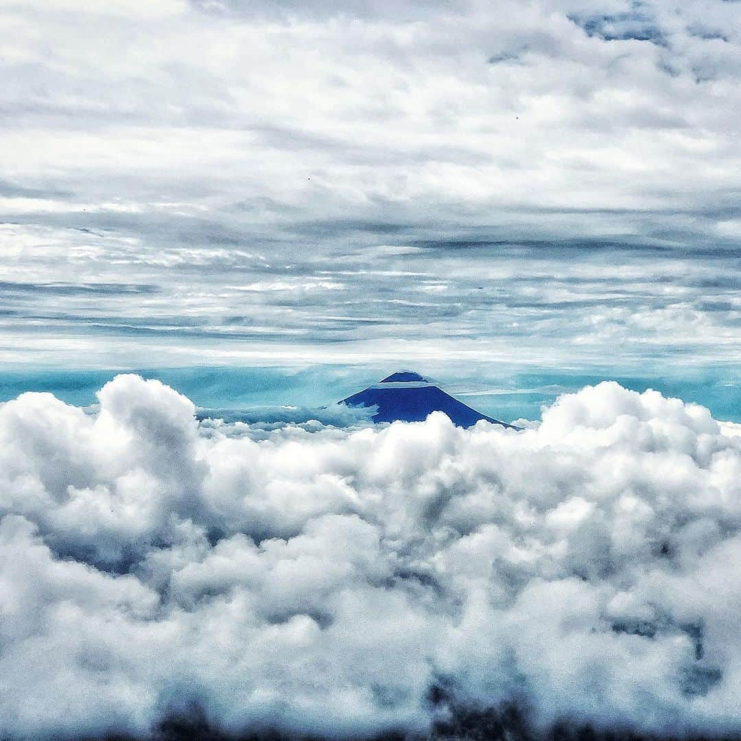 長島慎治さんのインスタグラム写真 - (長島慎治Instagram)「金峰山と瑞牆山に登ってきた。 天気は良く無かった… 雨男なんだろうか ＃金峰山#瑞牆山」7月26日 10時45分 - shing_nagashima