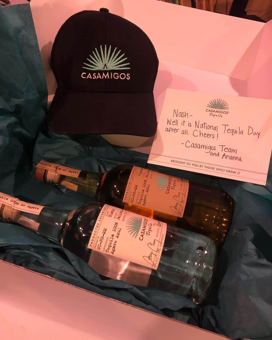 ナッシュ・オーバーストリートさんのインスタグラム写真 - (ナッシュ・オーバーストリートInstagram)「Oh snaaaap @casamigos comin’ through with a REALLY nice surprise.  #nationaltequiladay is not even necessary if you know me. THANK YOU」7月26日 10時48分 - nashoverstreet