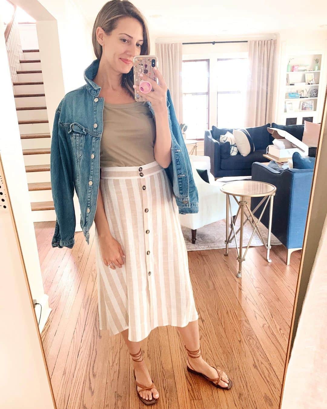 Anna Jane Wisniewskiさんのインスタグラム写真 - (Anna Jane WisniewskiInstagram)「#shopyourclosetseries came back after a little hiatus this week! It featured this striped, linen skirt (PS it’s still summer) that I definitely will be packing for Spain. So tell me, which look is your favorite?  http://liketk.it/2DGAT @liketoknow.it #liketkit #realstyle #ootd #skirtstripe」7月26日 10時54分 - seeannajane