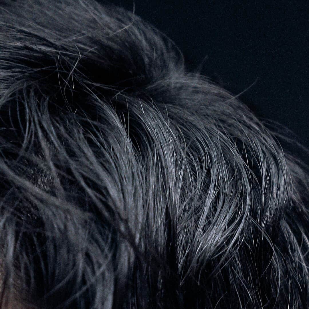 ELLE MENさんのインスタグラム写真 - (ELLE MENInstagram)「Photo JUNJI HATA﻿ Movie TSUYOSHI HASEGAWA﻿ Styling TEPPEI﻿ Hair&Makeup GO TAKAKUSAGI﻿ ﻿ #ellejapan #elleonline #エルメン #hoshinogen #星野源 #エル9月号」7月26日 11時03分 - ellemen_japan