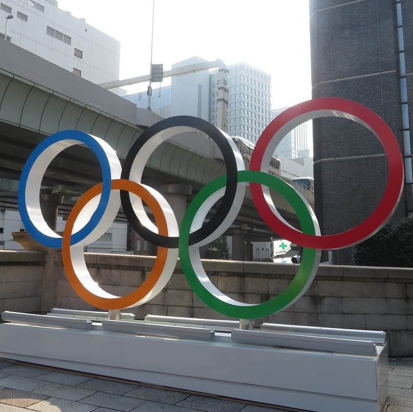 公明党さんのインスタグラム写真 - (公明党Instagram)「東京2020オリンピック・パラリンピック競技大会まで1年となりました。 東京の日本橋はオリンピックで一色。 都議会公明党の提案で、希望する都内の全公立・私立学校を対象に学校単位で直接観戦する機会を提供することになりました。  #東京2020まであと1年 #平和の祭典　#夢　#希望　#平和 #オリンピック　#パラリンピック　#ボランティア #Tokyo2020　#公明党」7月26日 11時09分 - komei.jp