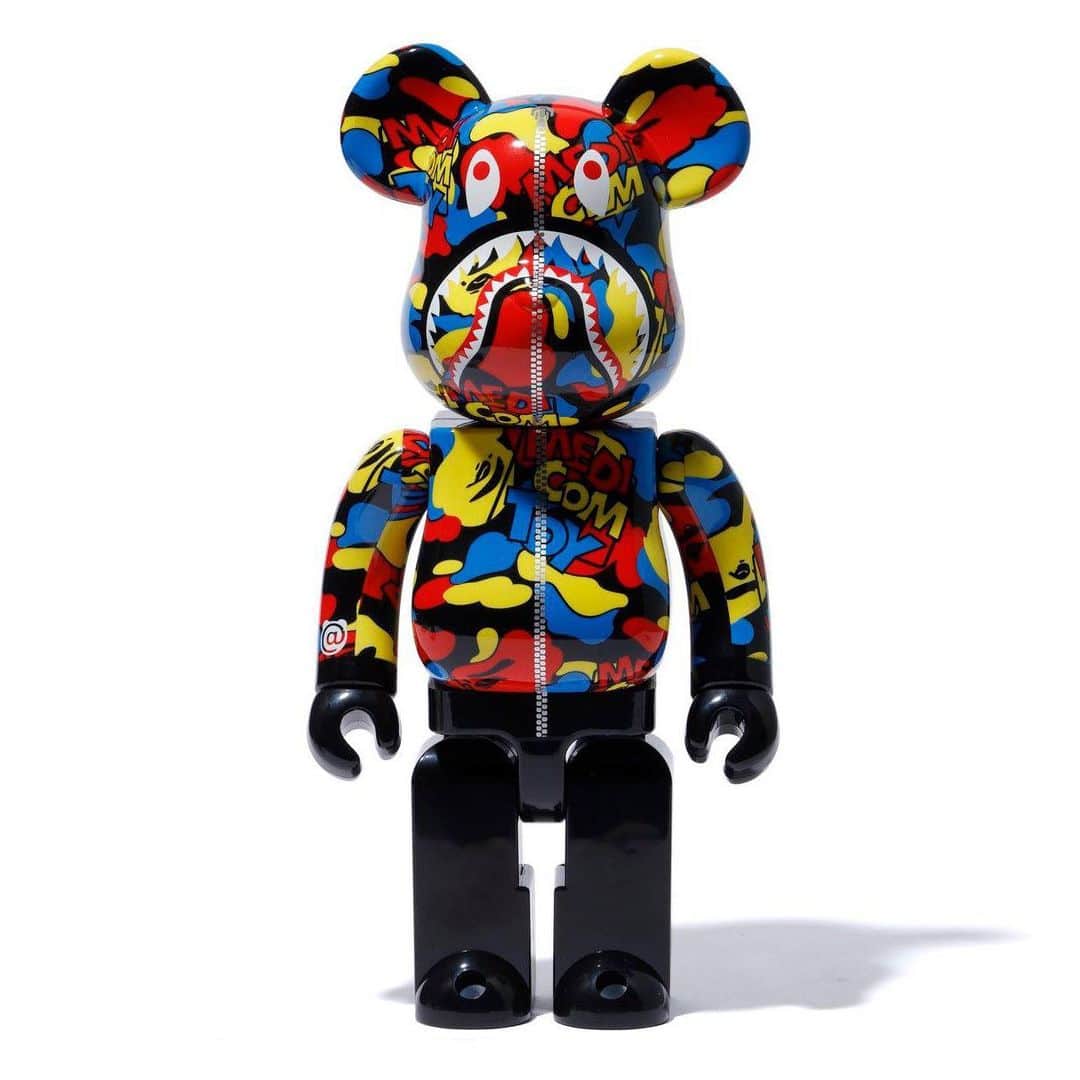 HYPEBEASTさんのインスタグラム写真 - (HYPEBEASTInstagram)「@hypebeaststyle: @bape_japan and @medicom_toy have revealed all the items in their forthcoming capsule. Along with the coveted BE@RBRICK, the collection includes a range of graphic T-shirts, a Shark Hoodie and a pillow dressed in a special camo print created specially for this collaboration. Look for it all to arrive on August 3.⁠⠀ Photo: BAPE/Medicom Toy」7月26日 11時38分 - hypebeast