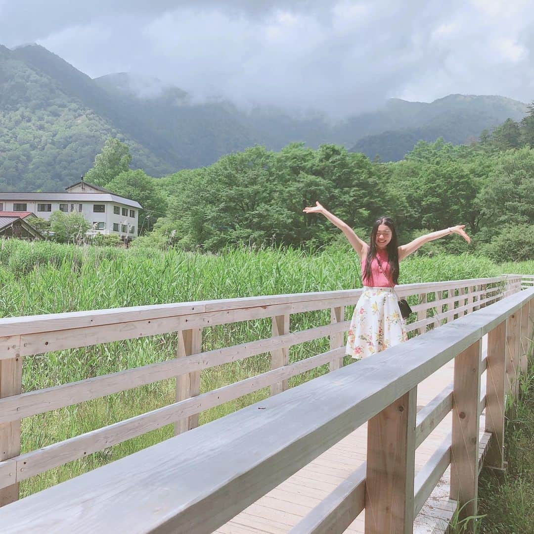 桜雪さんのインスタグラム写真 - (桜雪Instagram)「視察過程を終えて帰ります！ 帰り道には区の小学校でお散歩する湿原や、ハイキングに利用される牧場に寄りました。  アイスクリームおいしい… 念願叶った…  #光徳牧場 #日光 #栃木県 #移動教室 #渋谷区 #視察の合間に #icecream #アイスクリーム #バニラアイス #湯の平湿原 #源泉」7月26日 11時50分 - yuki_12hsm