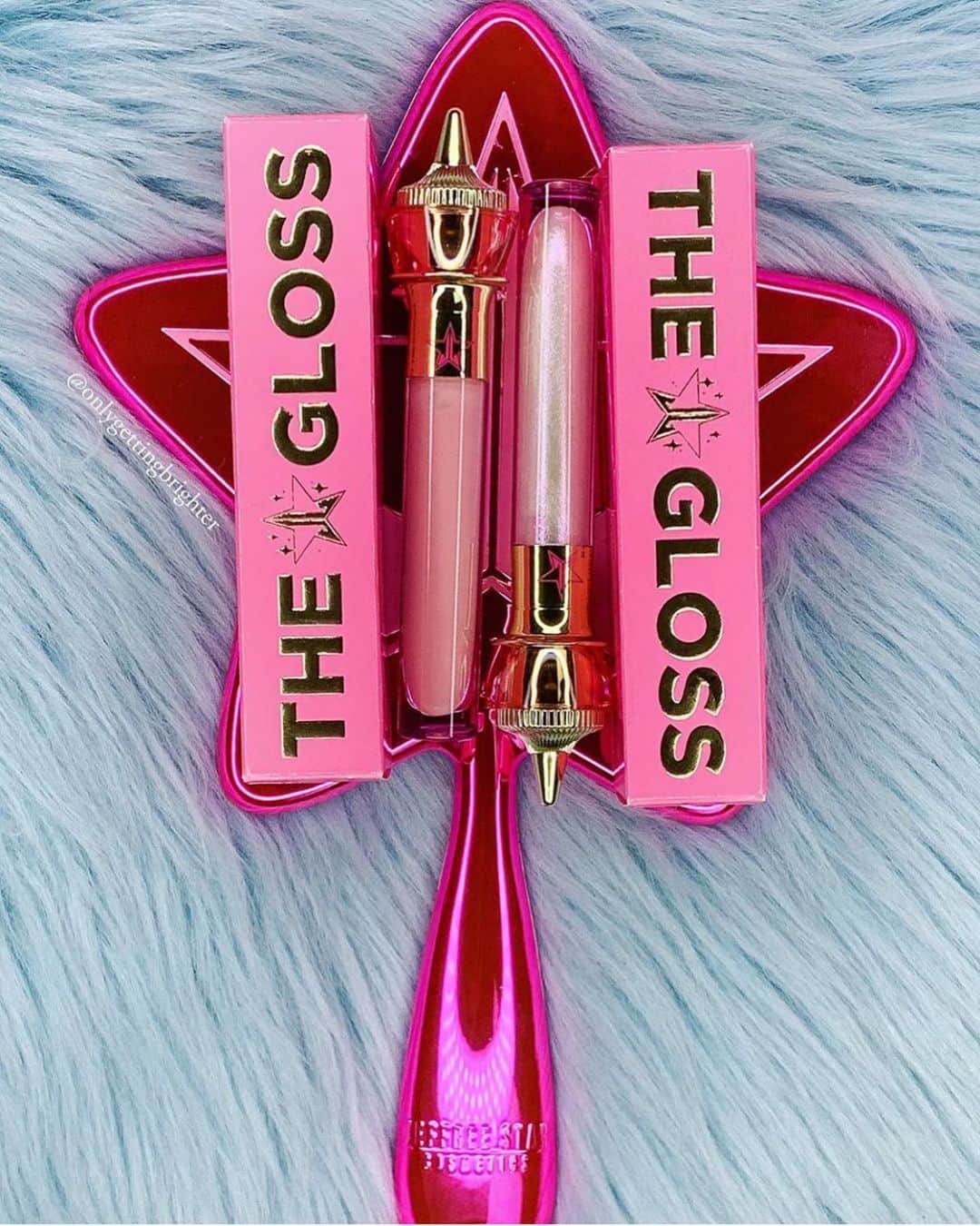 Jeffree Star Cosmeticsさんのインスタグラム写真 - (Jeffree Star CosmeticsInstagram)「What is your favorite shade of #THEGLOSS ? 😍💋 shot by : @onlygettingbrighter ✨#jeffreestarcosmetics」7月26日 12時00分 - jeffreestarcosmetics