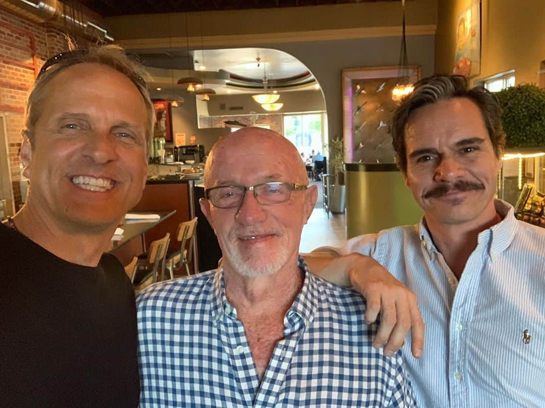 パトリック・ファビアンさんのインスタグラム写真 - (パトリック・ファビアンInstagram)「Dinner With Friends. #BetterCallSaul . . . . #JonathanBanks @daltonyco #TonyDalton @bettercallsaulamc @amc_tv @sonytvofficial #TeamMike #TeamLalo #TeamHamlin @standarddinerabq #HHM #Friends #ShowBizFun #Lucky #Grateful」7月26日 12時22分 - mrpatrickfabian