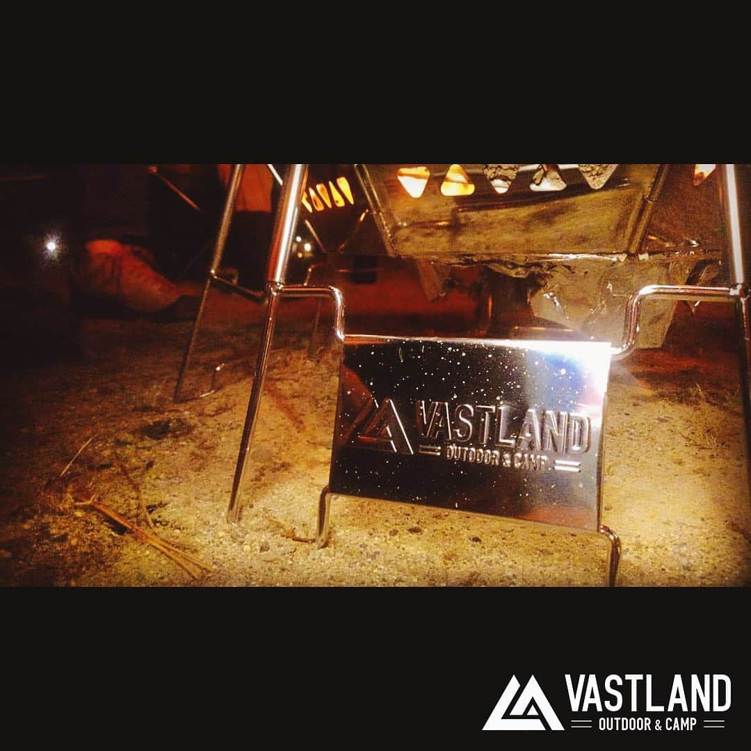 VASTLANDさんのインスタグラム写真 - (VASTLANDInstagram)「【VASTLAND×REPOST】 . .. ネイチャー火起こしも▲▼の通気口があるので簡単、安心のオクタゴンロ🔰✨ . たまにはじっくり時間をかけて火のありがたみを感じることも大切ですよね〜🔥 . 投稿頂きましてありがとうございました🌈 . .. Photo by  @papazzi 様 . .. VASTLAND公式アカウントでのリポスト希望の方は【#VASTLANDリポート】を付けてVASTLAND製品をご投稿ください！ . .. ・掲載ギア・ #オクタゴンロ . .. ▲▽掲載ギアはプロフィールのリンク（ @vastland.jp )もしくは、画像をタップしてチェック！▽▲ . .. ※コメントやDMに返信できない場合がございますので、製品やサポートに関するお問い合わせは、弊社問い合わせフォームからよろしくお願いします。 . .. #VASTLAND #ヴァストランド #キャンプ #camp #キャンプ好きな人と繋がりたい #キャンプギア #キャンプ道具 #キャンプ用品 #ソロキャンプ #デイキャンプ #ファミリーキャンプ #ファミキャン #グルキャン #ソロキャン #オートキャンプ #キャンプ女子 #キャンプ初心者 #キャンパー #キャンプ好き #キャンプしたい #⛺️ #🏕 #たきび #焚き火 #焚き火台 #キャンプファイア #キャンプファイアー」7月26日 12時19分 - vastland.jp