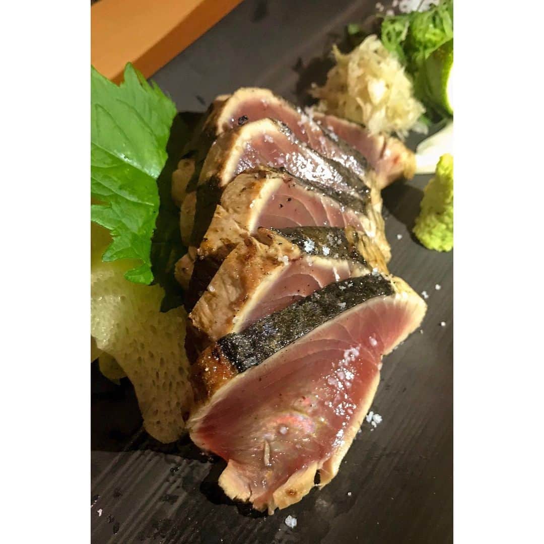 AO さんのインスタグラム写真 - (AO Instagram)「高知きたら絶対食べるカツオ 最高においしい〜🤤 #カツオ#鰹#魚#刺身#鰹のタタキ#高知」7月26日 12時27分 - ao_sekiguchi