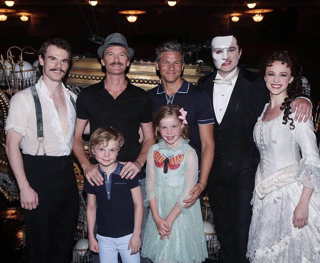 ニール・パトリック・ハリスさんのインスタグラム写真 - (ニール・パトリック・ハリスInstagram)「Took the kids to see Phantom of the Opera - their 13th Broadway show! And, as (un)luck would have it, get this: the chandelier crashed onto the stage at the end of Act One!! #spoilers (photo by @bruglikas for @phantombway)」7月26日 12時46分 - nph